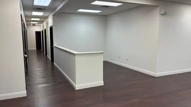 Large Office Space thumbnail 4