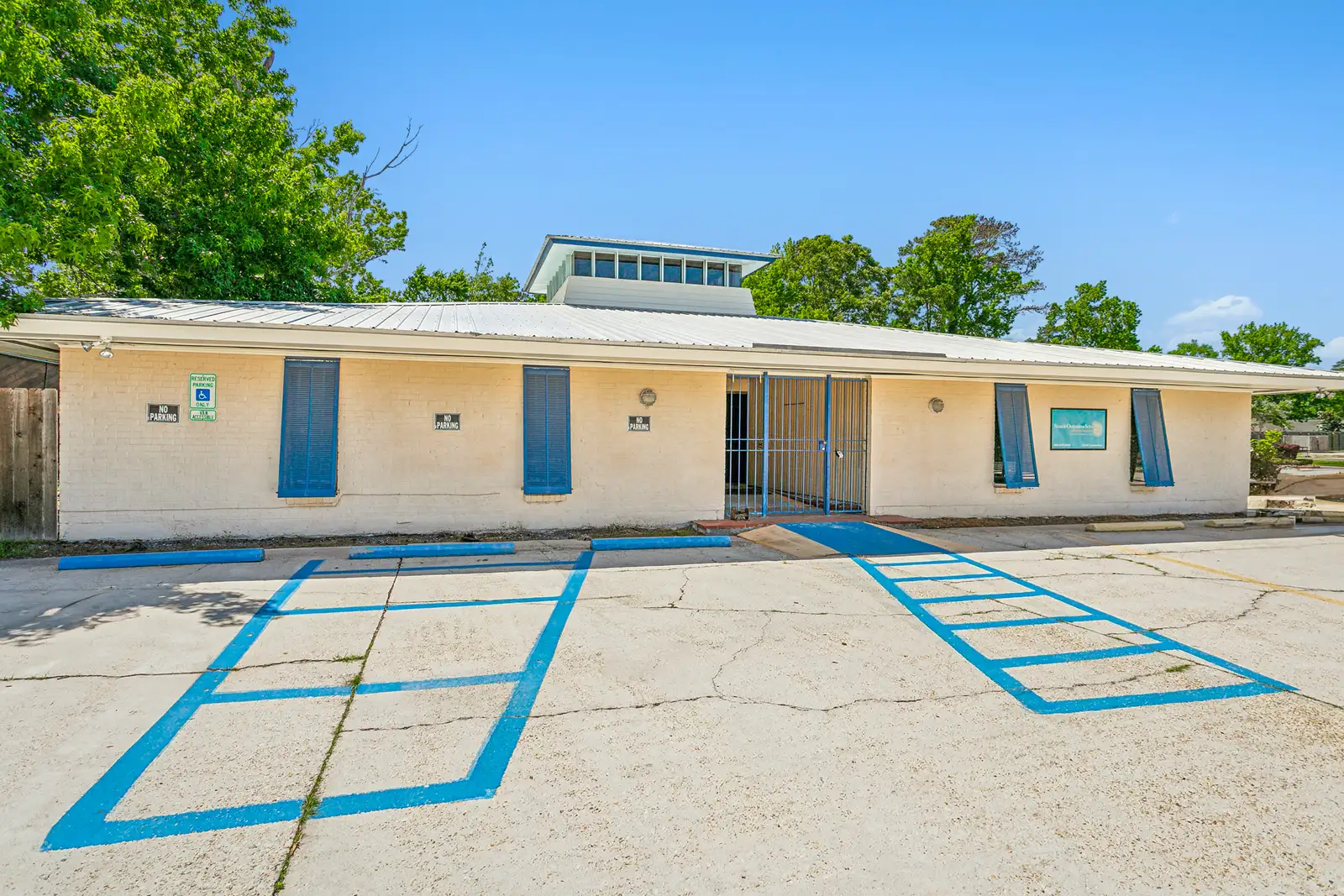 350 Causeway Blvd N, Mandeville, LA 70448