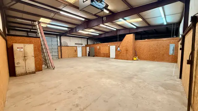 RENOVATED N. BOSSIER  OFFICE / WAREHOUSE | FENCED YARD thumbnail 5