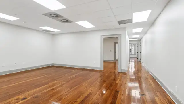 300 St Charles Ave Unit 402 thumbnail 4