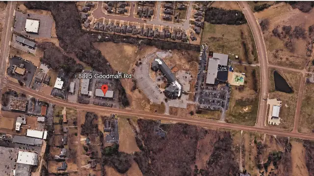 8825 Goodman Rd thumbnail 2
