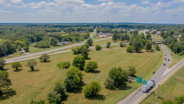 4000 N. Market and Pinehill thumbnail 3