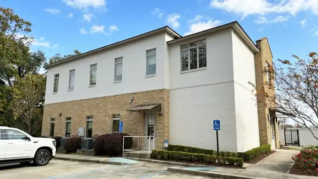 REDUCED 8700 SF Office Building For Sale/For Lease thumbnail 3