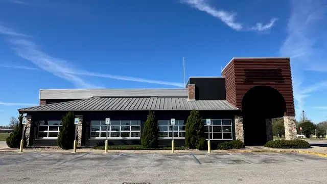 Former Walk-On's Restaurant & Bar thumbnail 2