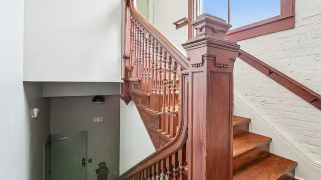 1001 Carondelet/814 Howard Ave thumbnail 2