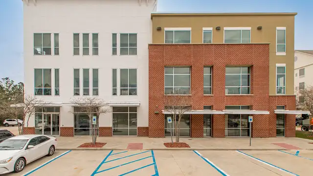 300 Holiday Square Blvd. thumbnail 2