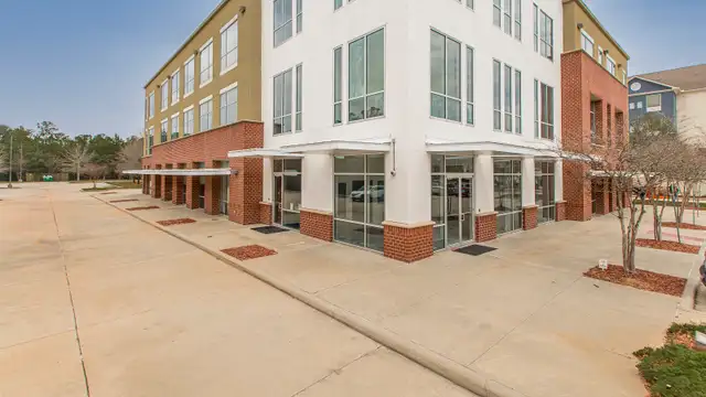300 Holiday Square Blvd. thumbnail 3
