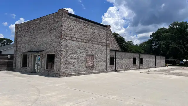 Fully Renovated Office Building thumbnail 4