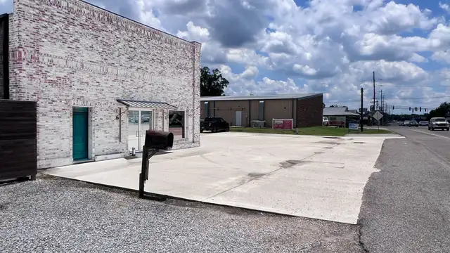 Fully Renovated Office Building thumbnail 3
