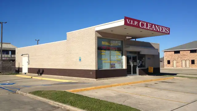 Read Row Shopping Center thumbnail 2