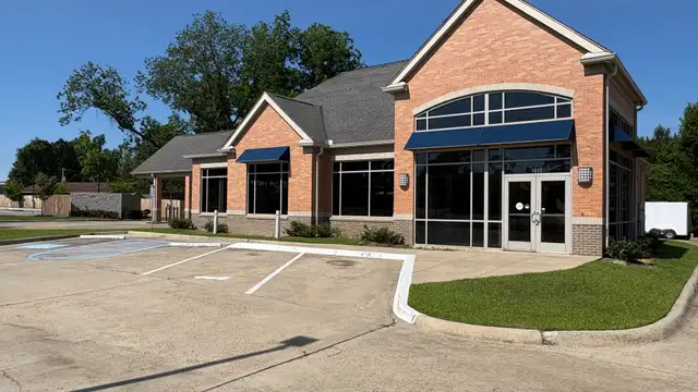 Prime Commercial Building with 2 Parcels thumbnail 2