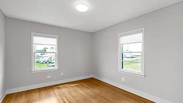 216 E Sanders St thumbnail 4
