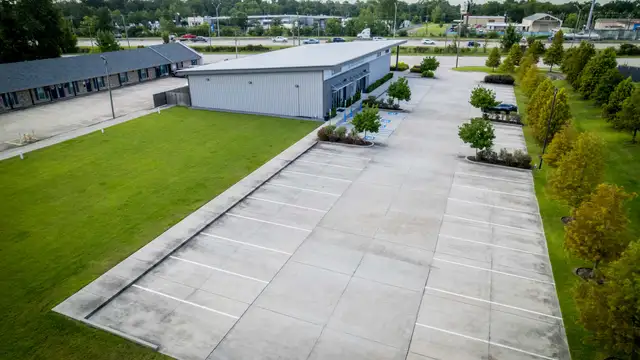 Suite 101 - Sale/Lease - Flex space + Pad site thumbnail 3