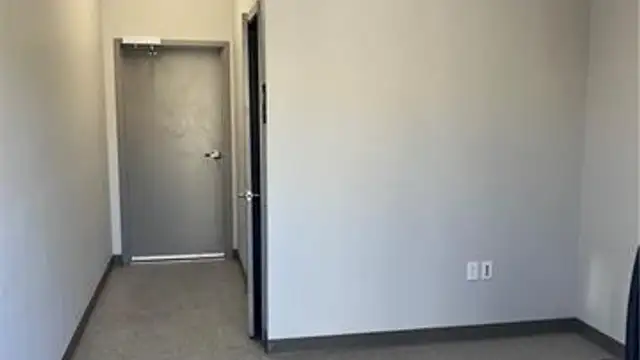 Ideal Small business Economical Warehouse Office Flex unit For Lease thumbnail 4