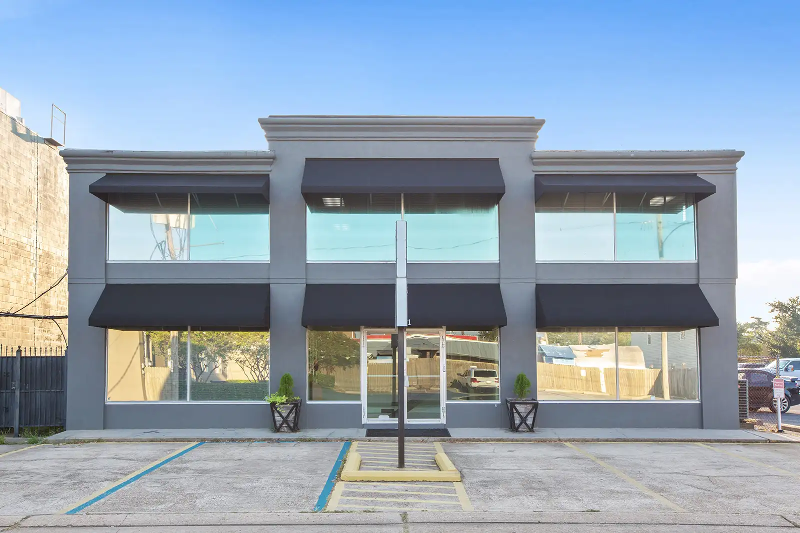 671 Rosa Ave