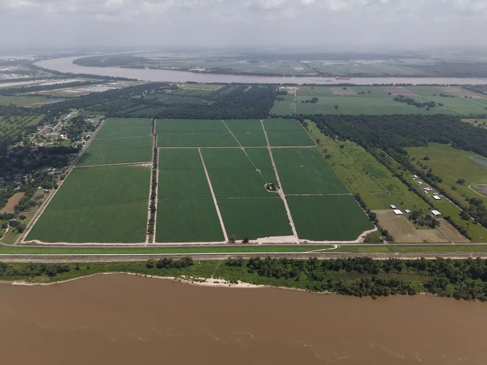 +/-860-Acre Deep-Water Industrial Development Site on the Mississippi River