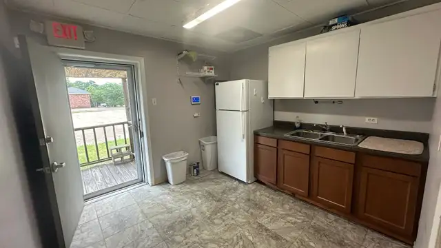 Former State Farm Space thumbnail 5