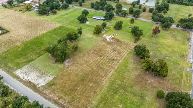 173 E Dave Dugas Rd thumbnail 4