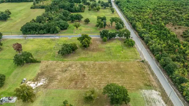 173 E Dave Dugas Rd thumbnail 2