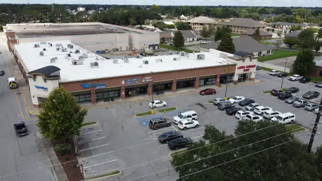 Ambassador Plaza thumbnail 3