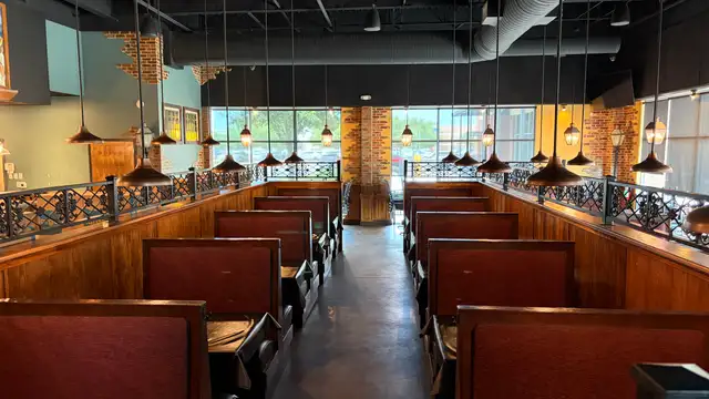 former Half Shell Oyster House (D160) - Ambassador Town Center thumbnail 4