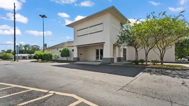 Medical Office Building For Lease thumbnail 3