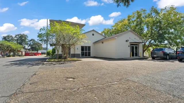Medical Office Building For Lease thumbnail 2