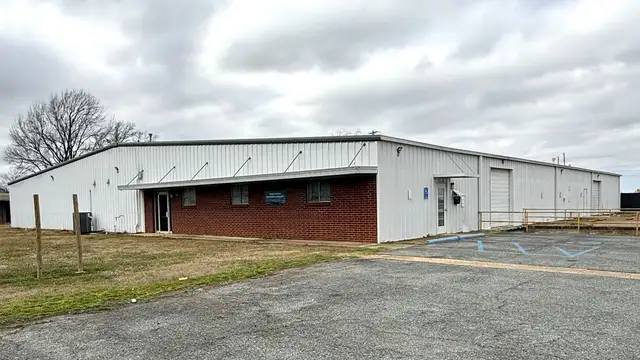 2911 Douglas Drive thumbnail 5