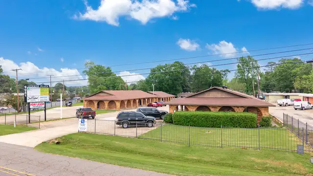 9051 Mansfield Rd thumbnail 4