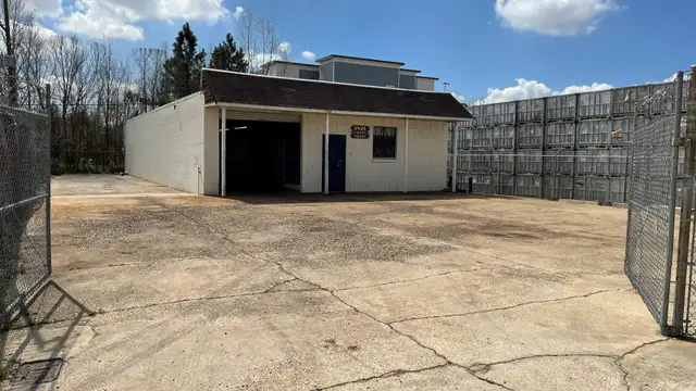 Small Office / Warehouse for Lease thumbnail 3