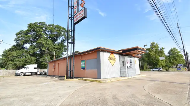 5932 Linwood Ave thumbnail 4
