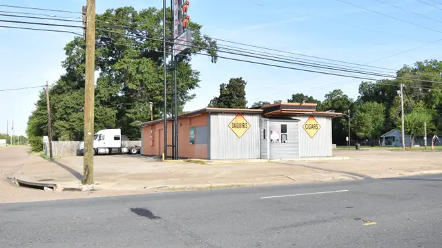 5932 Linwood Ave thumbnail 3