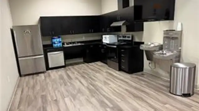 6407 Masonic Dr thumbnail 4