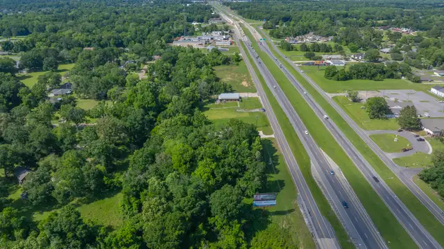 Interstate 49 South Service Rd thumbnail 5