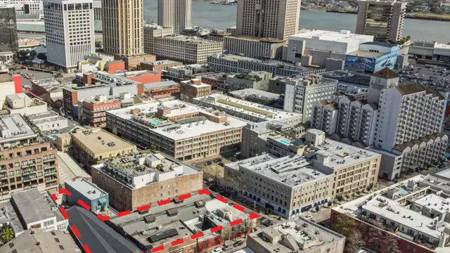 747-755 Tchoupitoulas St & 429 Julia St | Mixed-Use Property thumbnail 3