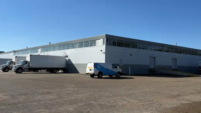 Distribution Warehouse For Lease thumbnail 3