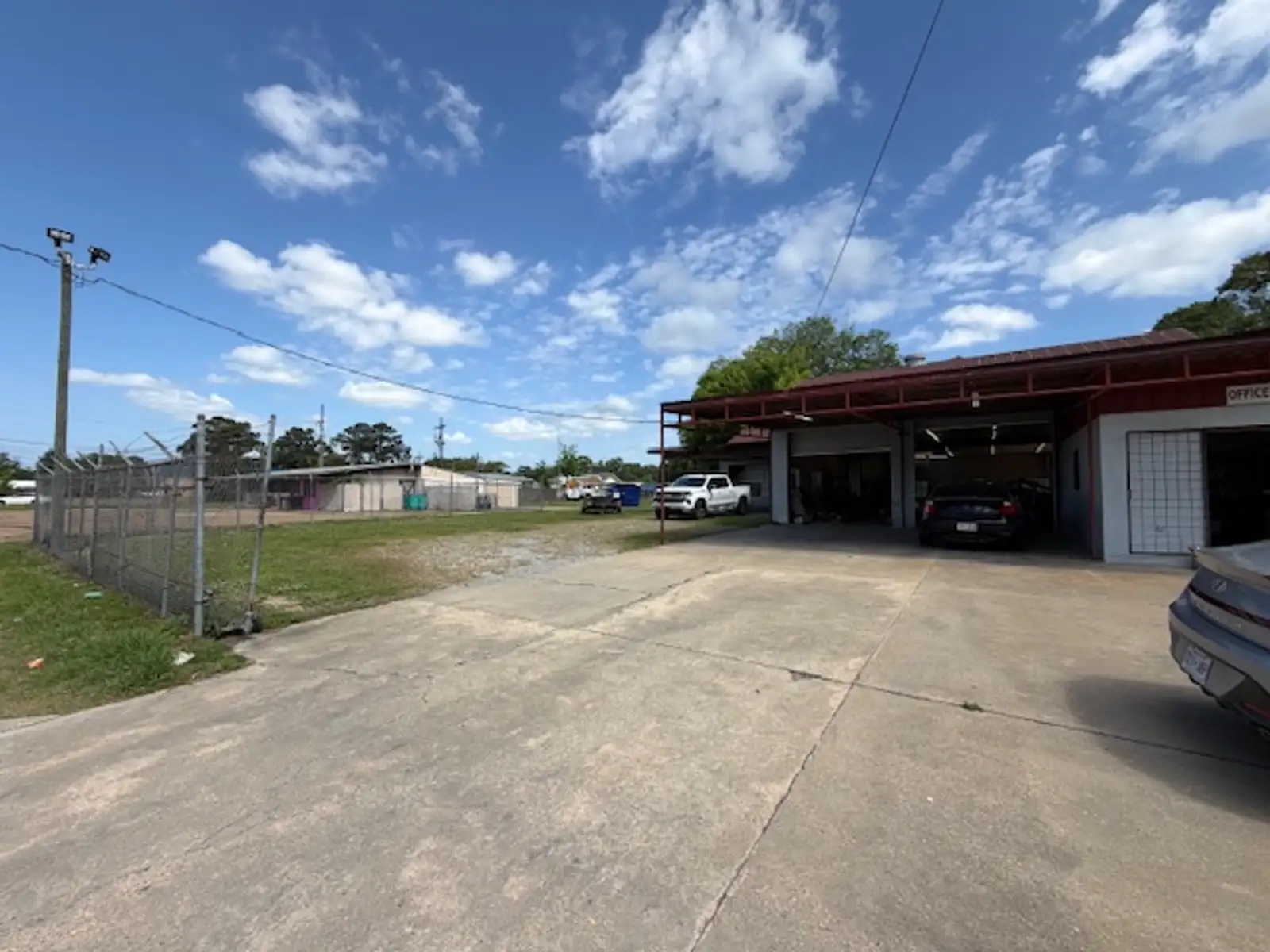 331 E Jefferson St image 11