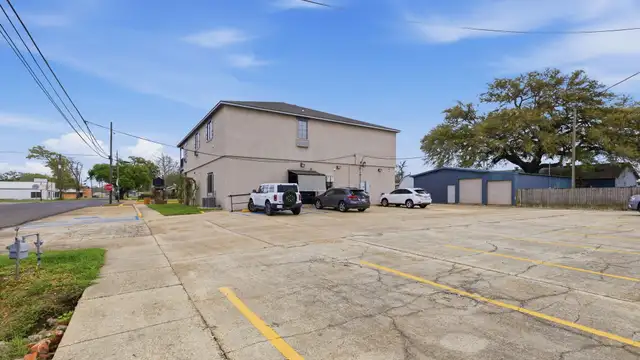 233 Arthur Ave thumbnail 3