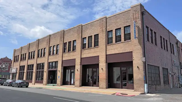 700 Texas St. Cooper's Corner Office Retail Suite For Lease thumbnail 2