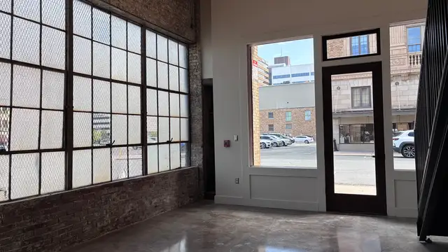 700 Texas St. Cooper's Corner Office Retail Suite For Lease thumbnail 5