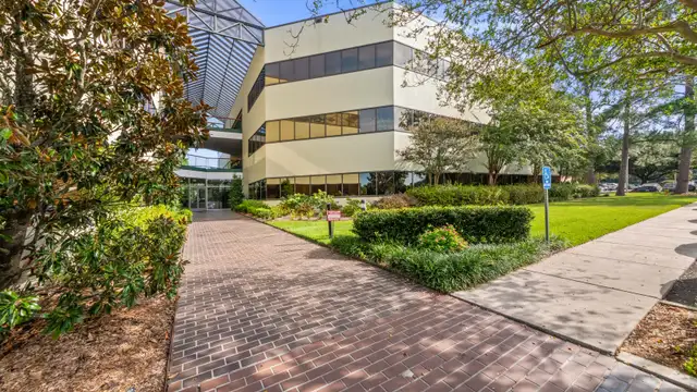 Executive Offices For Lease thumbnail 5