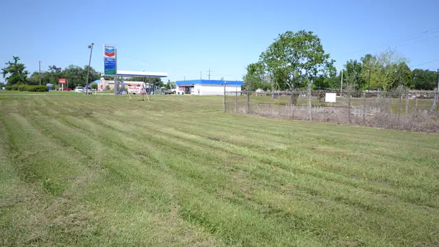 17174 Highway 90 thumbnail 4