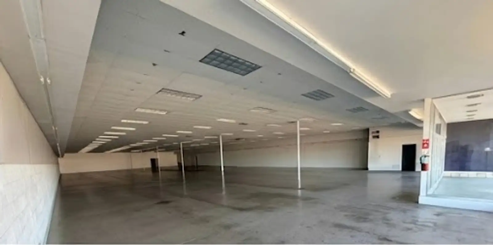3136 - Eastgate Shopping Center