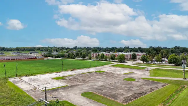 ±1.99 Acre Lot With Burbank Dr Frontage thumbnail 5