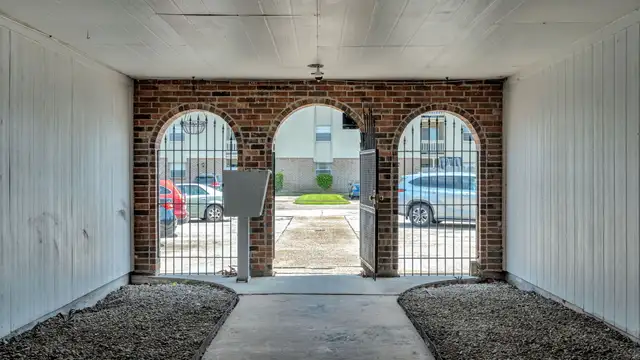 213 Rosebud St thumbnail 5