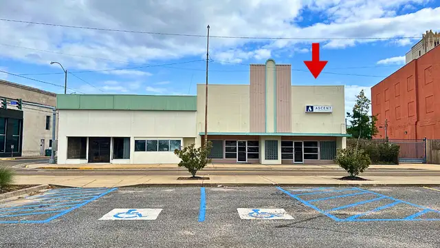 2705 SF Turn-Key Office Space thumbnail 1