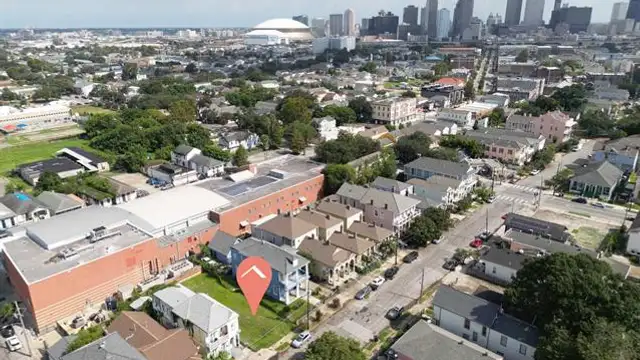 2245 Baronne St thumbnail 2