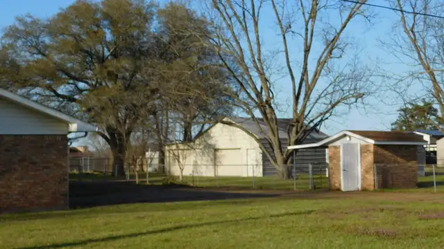 4400 Airline Dr thumbnail 2