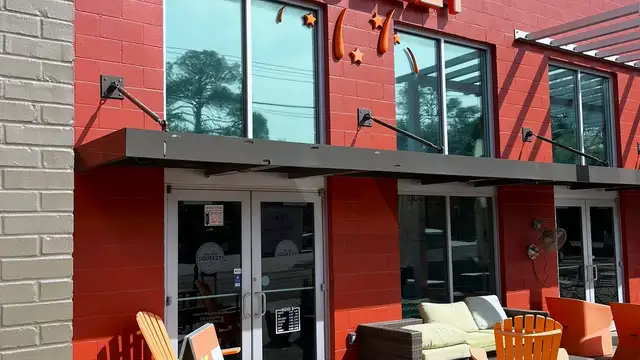 Restaurant/Retail Space Available | Perkins Rd. Overpass thumbnail 2