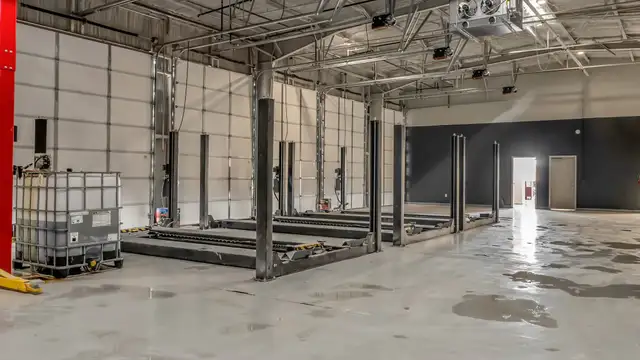 Prime Auto Repair Facility thumbnail 2